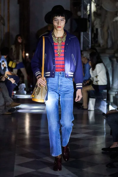 Look 83